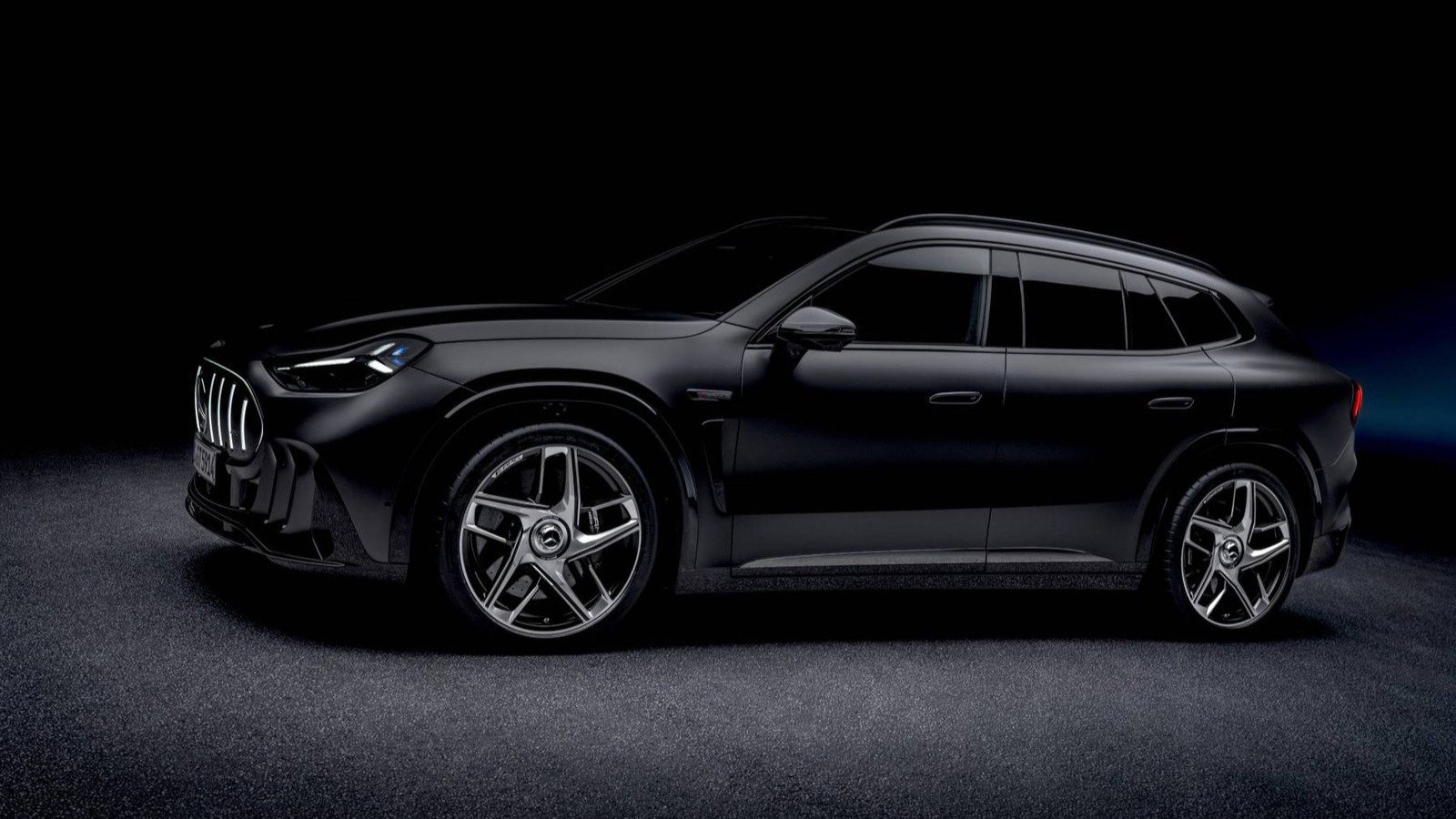 메르세데스-AMG GT SUV 측면